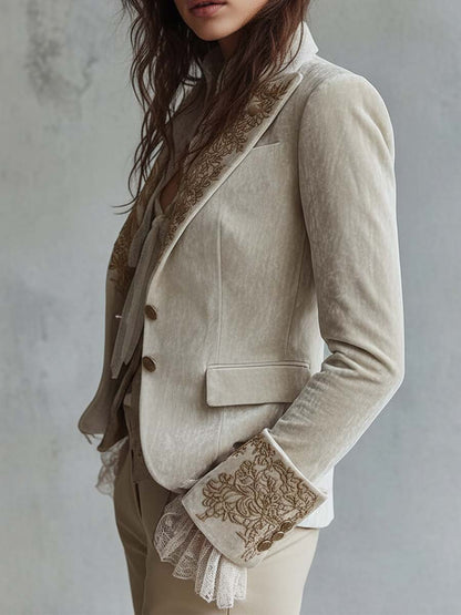 Blazer Bordado en Color Marfil de Sira Montero
