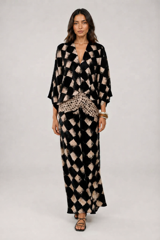 Vestido largo de mosaico con mangas kimono de Sira Montero