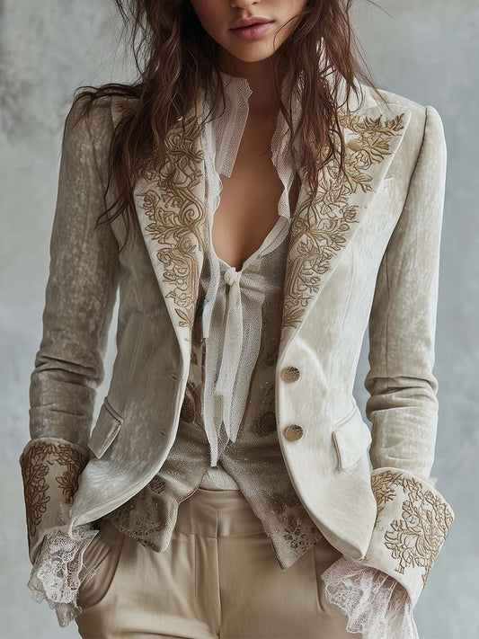 Blazer Bordado en Color Marfil de Sira Montero