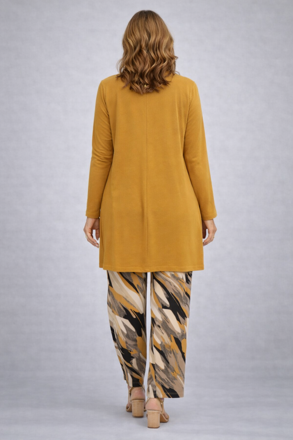 Conjunto de Tres Piezas · Amarillo de Sira Montero