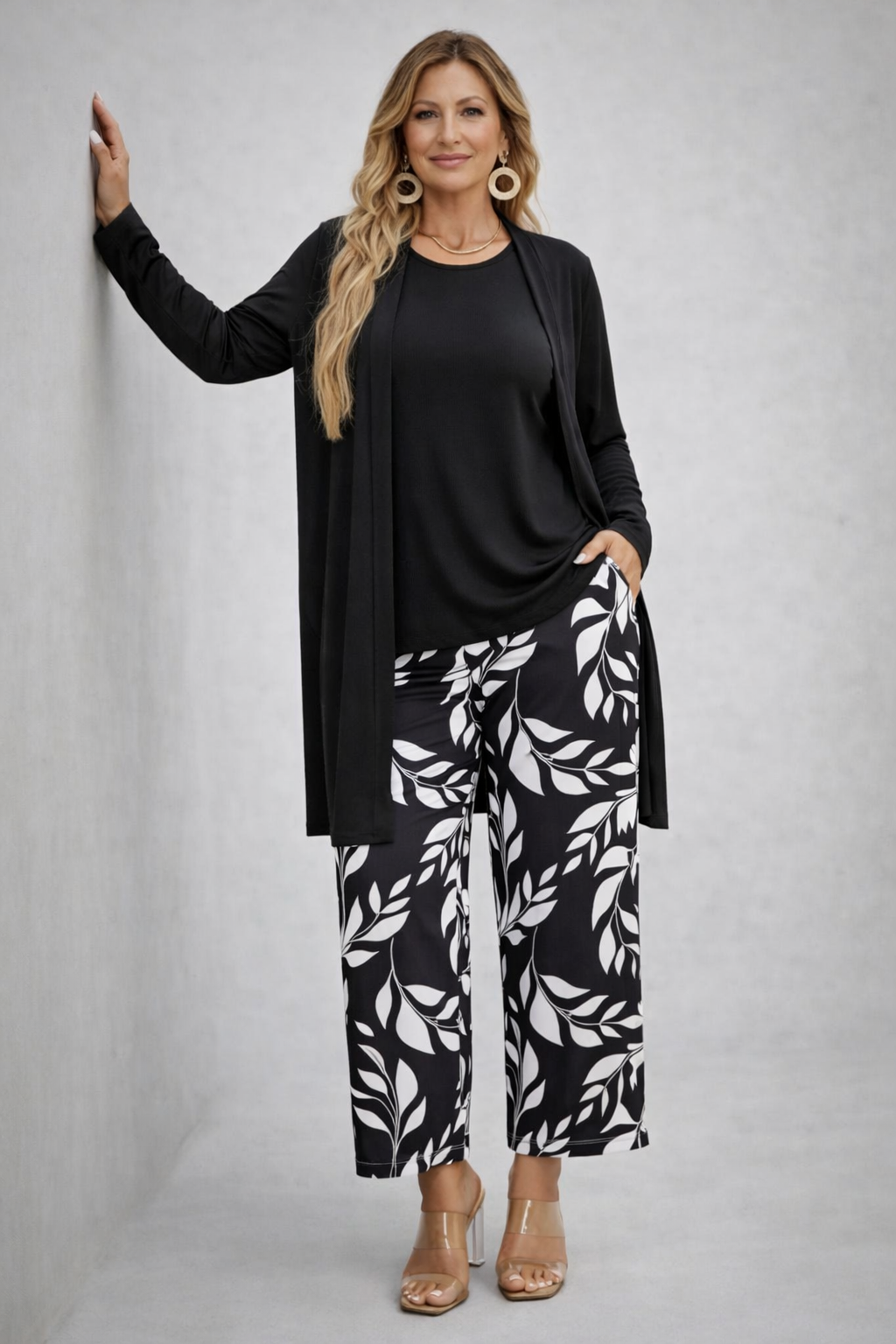 Conjunto de Tres Piezas · Blanco y Negro de Sira Montero