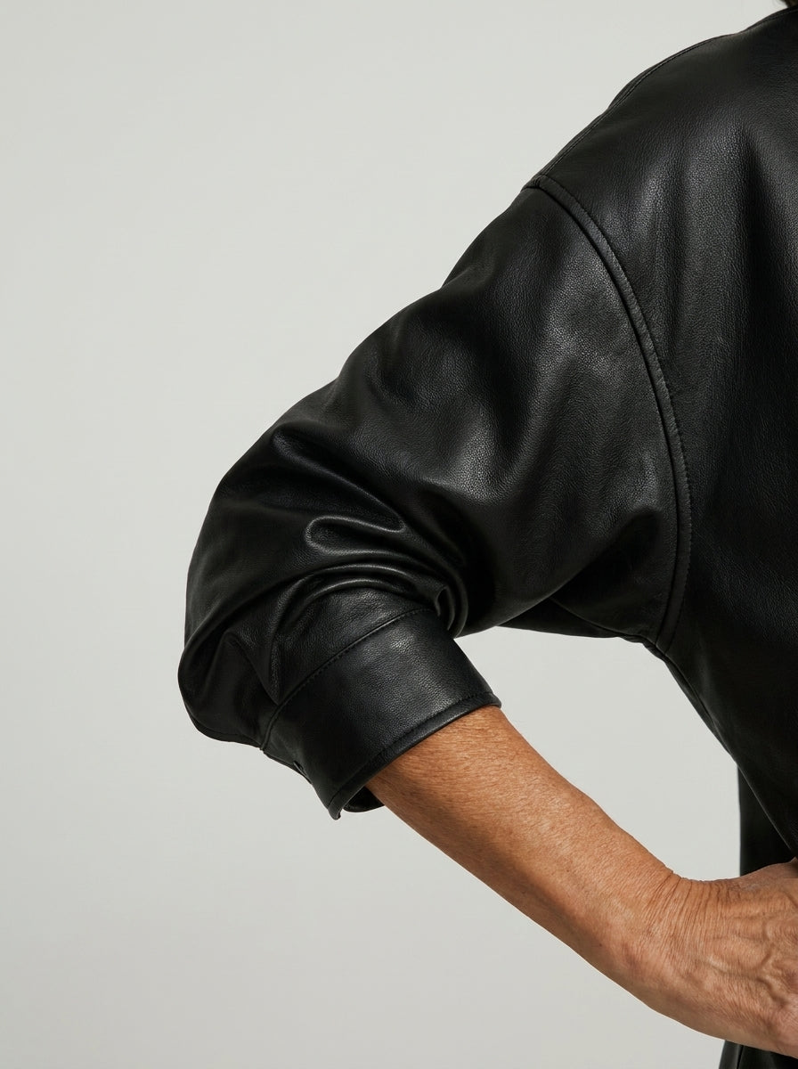 Chaqueta Oversize de Polipiel con Cuello Alto de Sira Montero