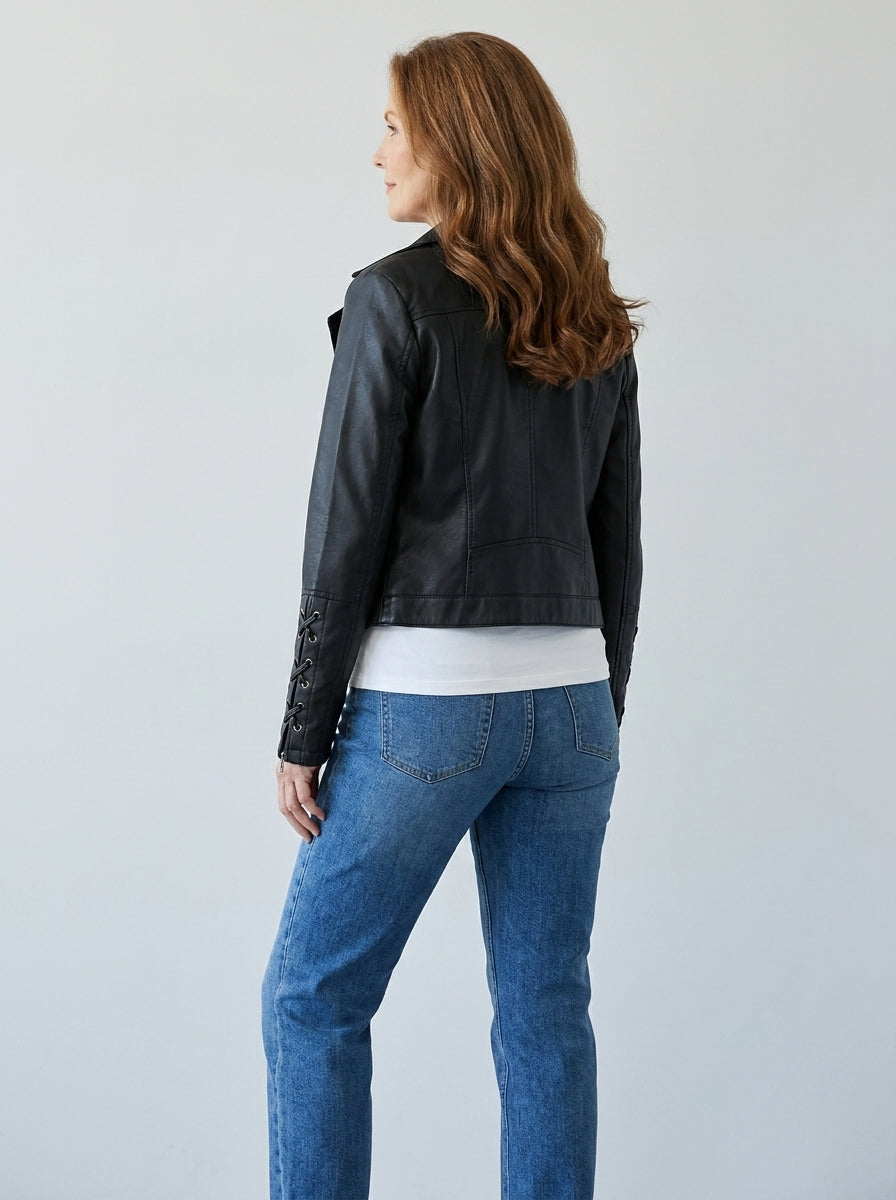 Chaqueta de Polipiel con Cremalleras Decorativas de Sira Montero