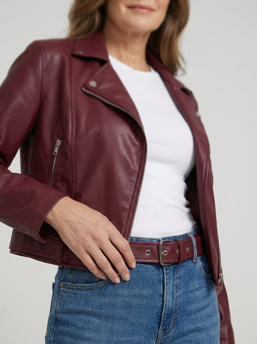 Chaqueta Corta de Polipiel en Color Liso de Sira Montero