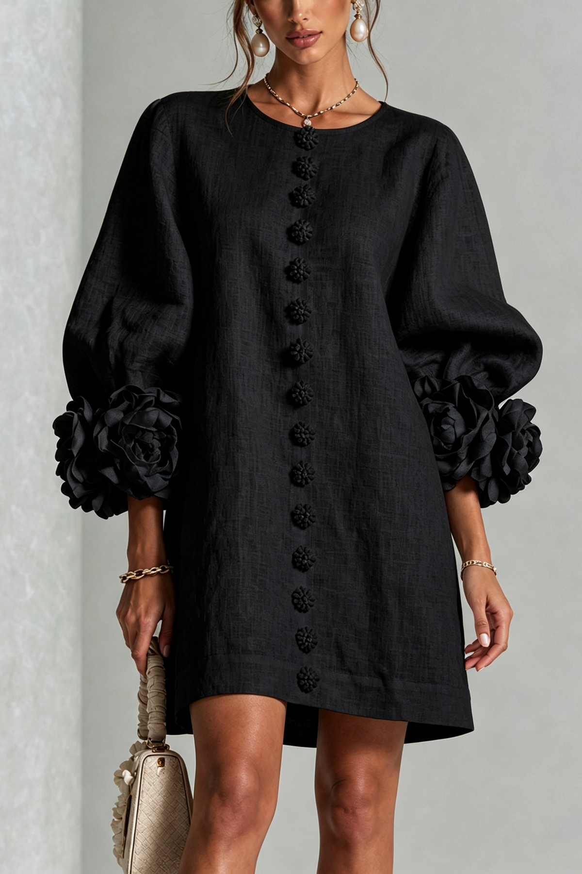 SIRA MONTERO | Vestido mini de lino con puños anudados y botones florales - Negro