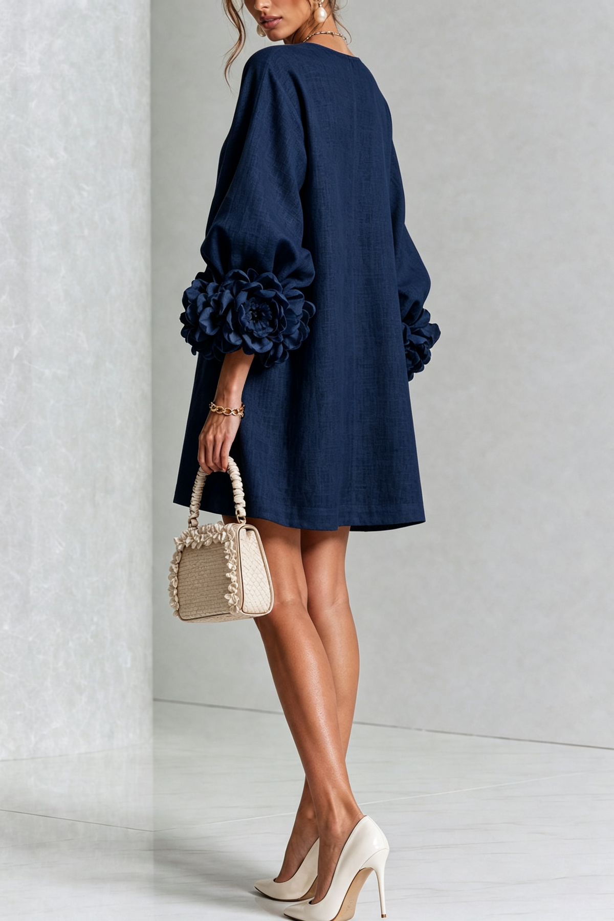 SIRA MONTERO | Vestido mini de lino con puños anudados y botones florales - Azul marino