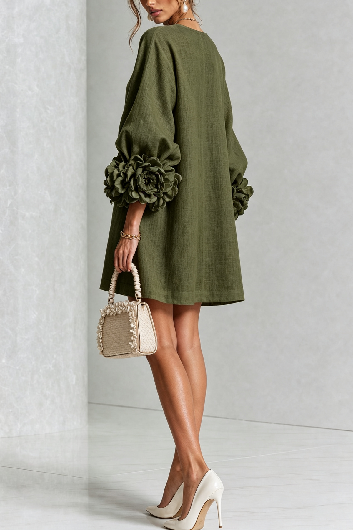 SIRA MONTERO | Vestido mini de lino con puños anudados y botones florales - Verde oliva