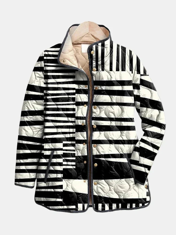 Chaqueta Acolchada Abstracta en Blanco y Negro de Sira Montero