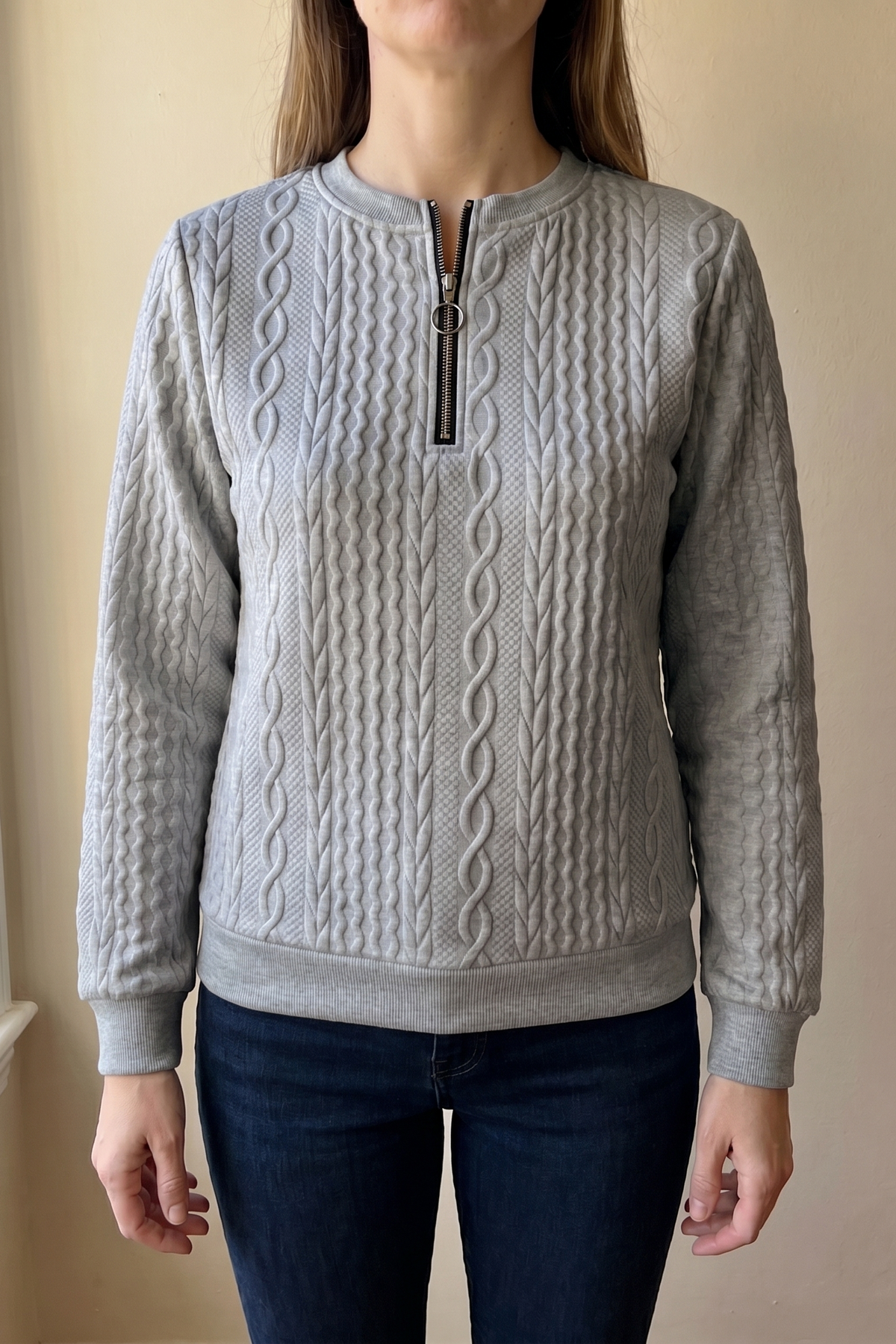 Sudadera texturizada con cremallera de Sira Montero